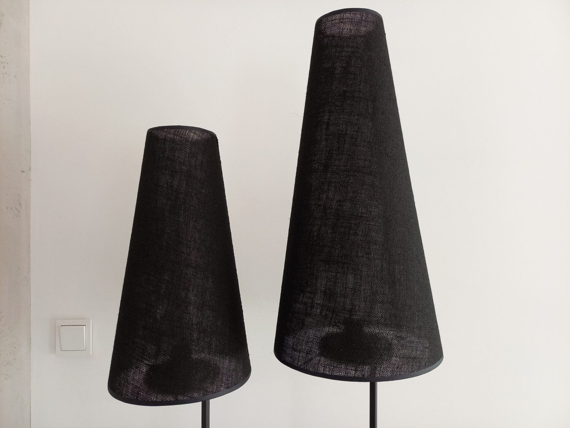KRASNAL WOOD HPlampy drewniana lampa podłogowa - Mały - Czarny